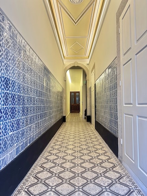 Interior entrance - YOUROPO - Collection (Porto)