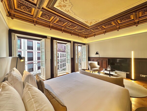 Cortinas blackout, tabla de planchar con plancha y wifi gratis