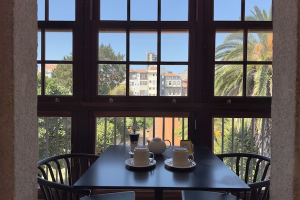 Estudio Gallery | Cortinas opacas, tabla de planchar con plancha, wifi gratis