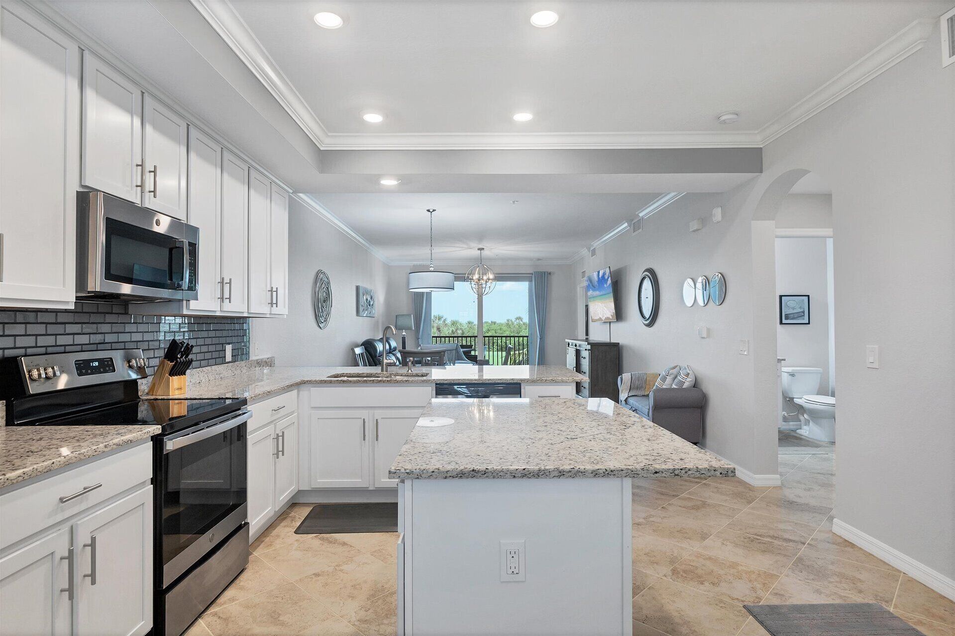 Condo, Multiple Beds, Balcony, Pool View (HLB14071-324) | Private kitchen | Coffee/tea maker