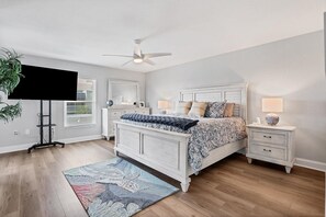 2 bedrooms, individually decorated, individually furnished, bed sheets - 316 Coldeway Drive #29 (Punta Gorda)