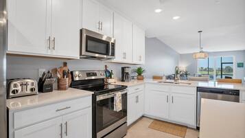 Condo, Multiple Beds, Patio, Pool View (HLB14277-1315) | Private kitchen | Coffee/tea maker