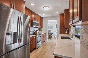 House, Multiple Beds, Pool Access, Pool View (MHC18849) | Private kitchen