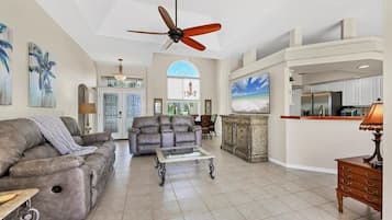 House, Multiple Beds, Pool Access, Pool View (LML80) | Living area