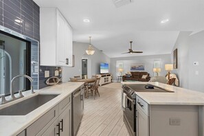 House, Multiple Beds, Pool Access, Pool View (ELD537) | Private kitchen | Coffee/tea maker - Casa Del Kona South (Punta Gorda)