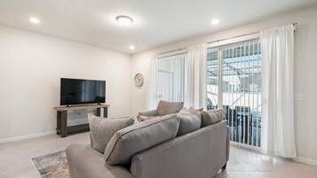 Townhome, Multiple Beds, Pool Access, Pool View (BID1228) | Living area
