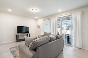 Townhome, Multiple Beds, Pool Access, Pool View (BID1228) | Living area
