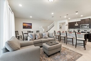 Townhome, Multiple Beds, Pool Access, Pool View (BID1228) | Living area