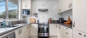 Twin Tide Retreat - Ohope Beach Holiday Home