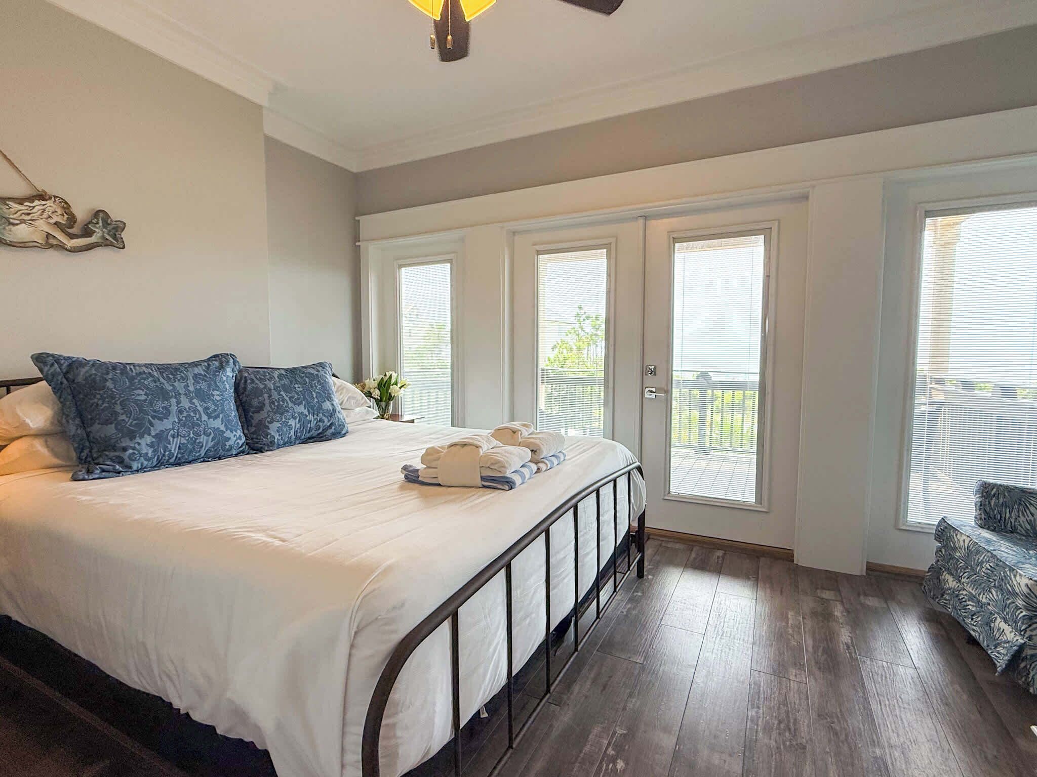 5 bedrooms, iron/ironing board, WiFi, bed sheets
