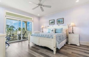 5 bedrooms, iron/ironing board, WiFi, bed sheets - Serenity Sunset 5Bedroom Dog Friendly Beach House on St George Island (Eastpoint)
