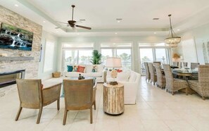 TV, fireplace - Serenity Sunset 5Bedroom Dog Friendly Beach House on St George Island (Eastpoint)