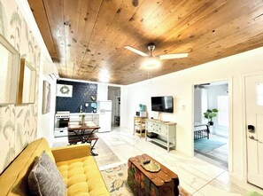 Televisión, oficina