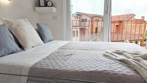 1 bedroom, iron/ironing board, free WiFi