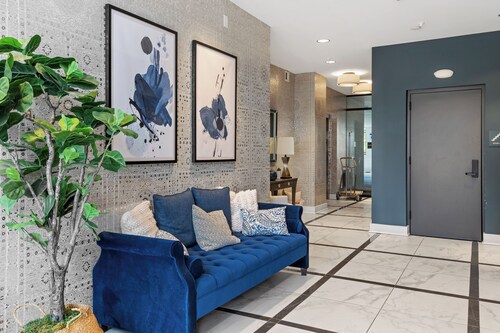 Upscale Condo in Annapolis w/Private Parking