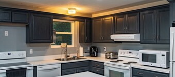 Peaceful Escape Ben Franklin Range 4-bedroom lodge in Kittanning, PA. Book now