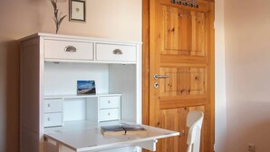 2 bedrooms, desk, iron/ironing board, WiFi - Historisches Fischerhäuschen (Ribnitz-Damgarten)