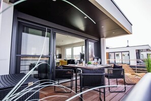 Outdoor dining - Hausboot Küstennebel (Ribnitz-Damgarten)
