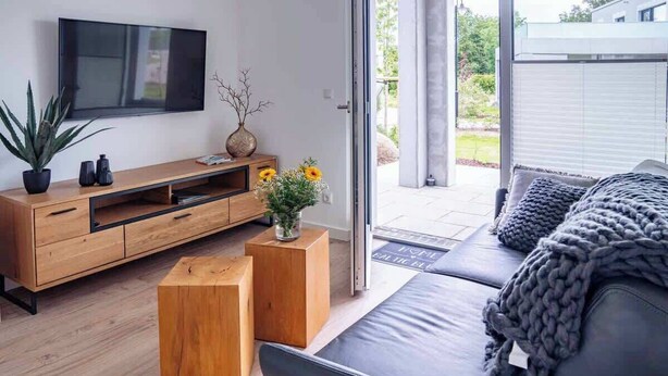 TV - Villa am Schloss Ranzow - Baltic Blue (Lohme)