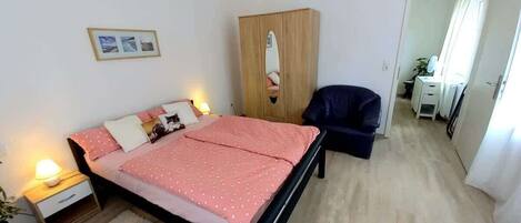1 bedroom, iron/ironing board, WiFi, bed sheets