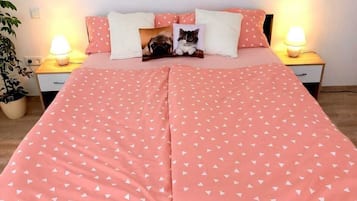 1 Schlafzimmer, BĂŒgeleisen/BĂŒgelbrett, WLAN, BettwĂ€sche