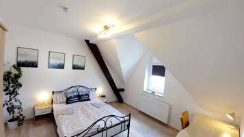 1 bedroom, iron/ironing board, WiFi, bed sheets