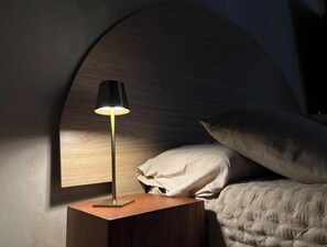 WiFi, bed sheets