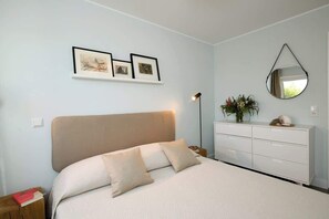 3 bedrooms, iron/ironing board, travel cot, WiFi