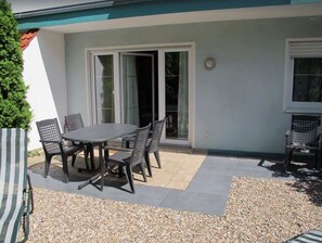 Outdoor dining - Ferienwohnung Strandperle (Nienhagen)