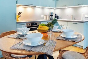 Dining - Strandkoje Summary:<br>M (Binz)