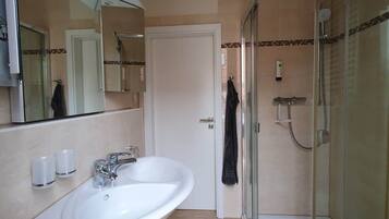 Dusche, Haartrockner