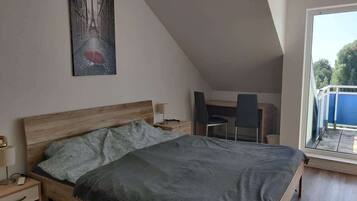 1 bedroom, desk, iron/ironing board, WiFi