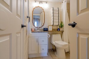 Hair dryer, towels, soap, shampoo - Oceanview Condo w/ Wifi, SmartTVs, Foosball, Pools & Balcony – Walk to Beach! (Galveston)