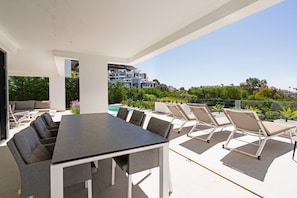 Outdoor dining - Aqualina de Madeira (Benahavís)