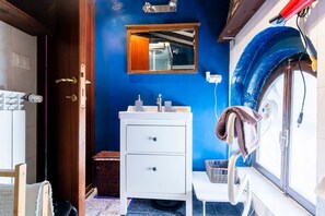 Dusche, Haartrockner, Bidet, Handtücher