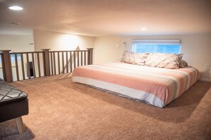 1 bedroom, desk, travel cot, free WiFi