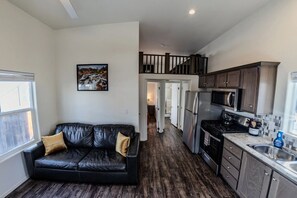 Interior - Mill Creek Falls Cabin #02 (Moab)