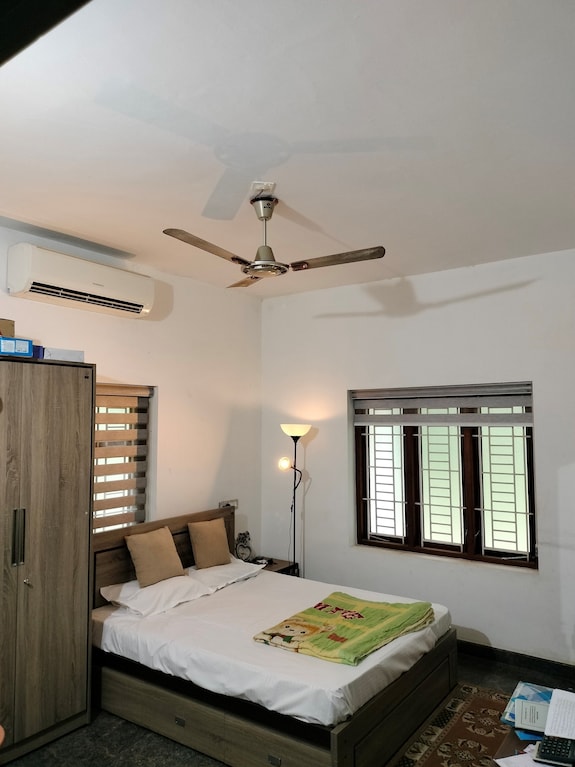 Spacious 4-bedroom House With Wifi, Ac In Serene Kannur - Kannur