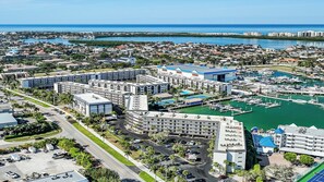 Photo non classée, 2 sur 27, bouton