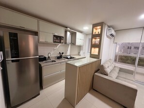 Basic Apartment | Private kitchen - LHD - Condo With and gym in Setor Bueno (Goiânia)