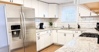 Charming House in the Heart of Downtown Troy!