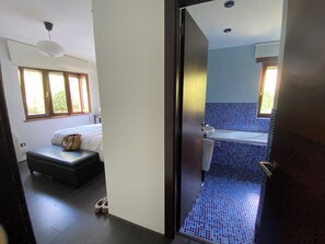 3 多间卧室、熨斗/熨衣板、WiFi、床单