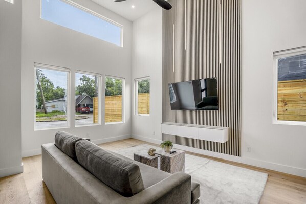 Smart TV, fireplace, stereo, offices