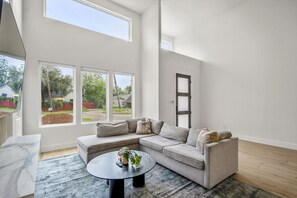 Smart TV, fireplace, stereo, offices
