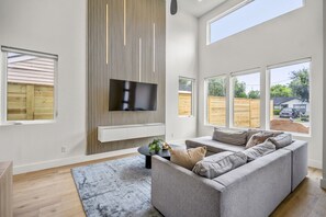 Smart TV, fireplace, stereo, offices