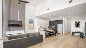 Smart TV, fireplace, stereo, offices