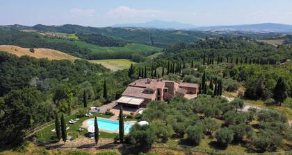 Tuscan Charm Meets Luxury Living – Rent San Nazario Il Poderuccio Today