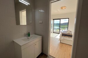 2 Schlafzimmer, Bügeleisen/Bügelbrett, WLAN, Bettwäsche