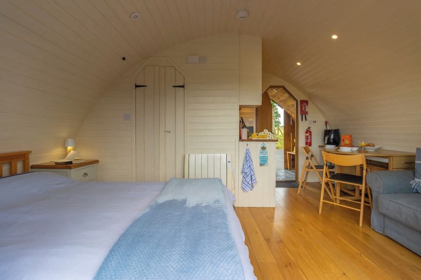 Pod1 Powys River Glamping Pods Builth Wells Wales - Builth Wells