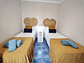2 chambres, fer et planche à repasser, Wi-Fi gratuit, draps fournis